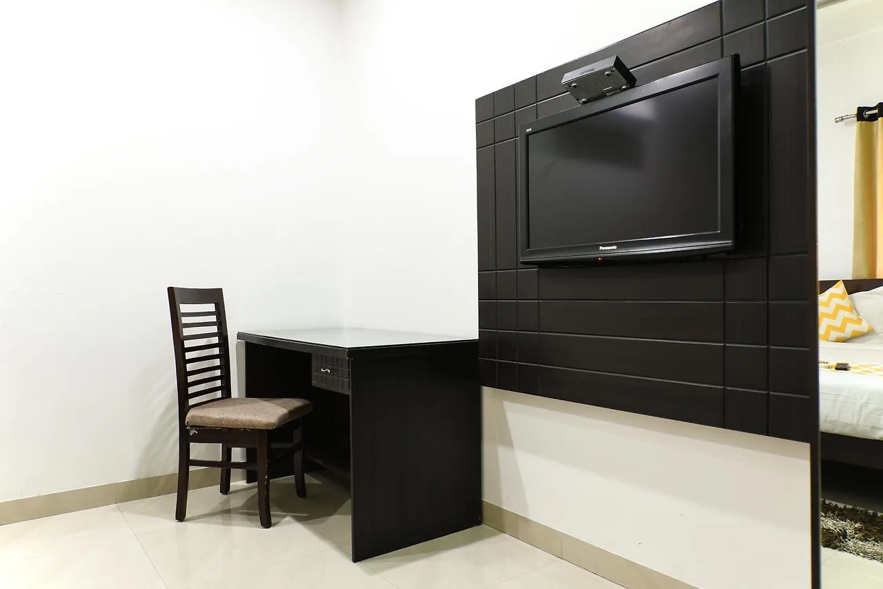 Hotel Fabexpress Yug Villa Karol Bagh Delhi