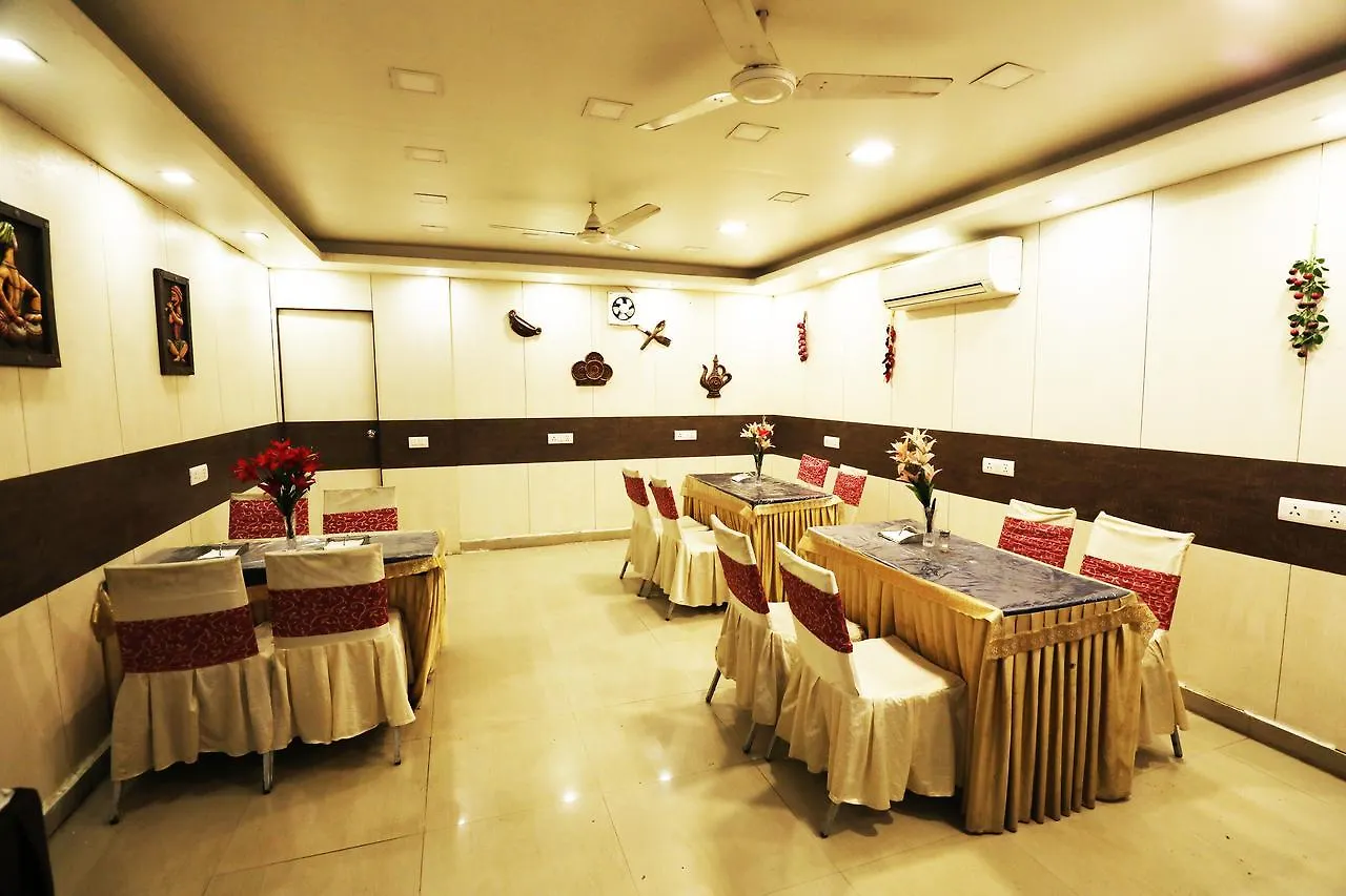 Hotel Fabexpress Yug Villa Karol Bagh Delhi